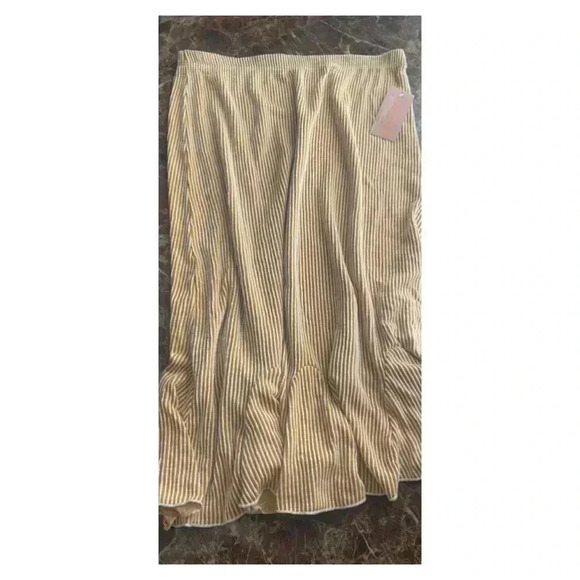 🆕Amana Plus-size Striped Ruffle Hem Pull-On Mid Skirt🆕 - Picture 3 of 7